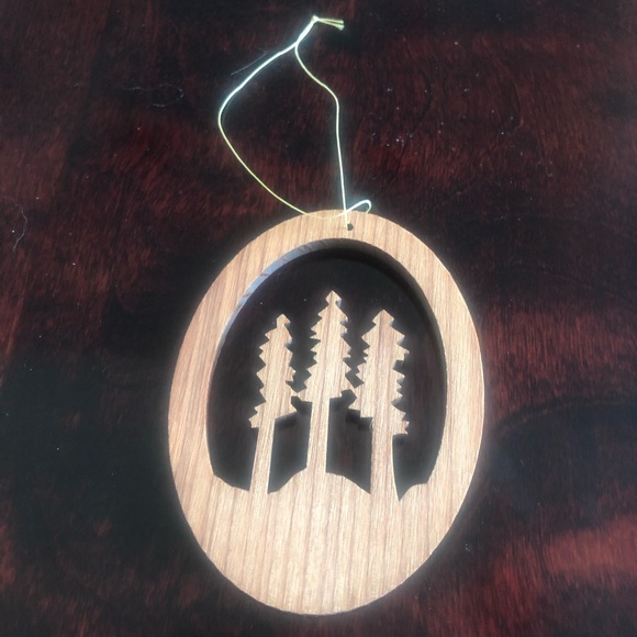 Lot of Five Wooden Christmas Ornaments 🎄 - Picture 5 of 8